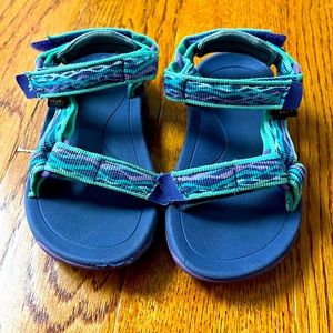 TEVA size 7 toddler girls shoes